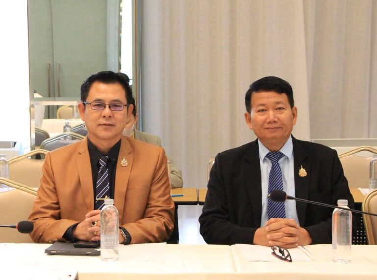 ประชุมการะดมความเห็นกลุ่ม เพื่อศึกษาตัวแบบการช่วยเหลือเด็กและเยาวชนที่หลุดและเสี่ยงหลุดจากระบบการศึกษา