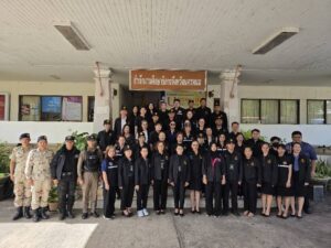 ร่วมพิธีปล่อยแถวพนักงานเจ้าหน้าที่ส่งเสริมความประพฤตินักเรียนและนักศึกษา และการเฝ้าระวังปัญหาความประพฤตินักเรียนและนักศึกษาในงานเทศกาลลอยกระทง ประจำปี 2568